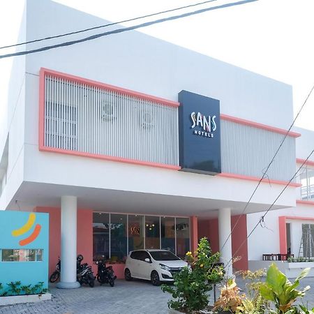 Sans Hotel Aurum Majapahit Semarang Exteriér fotografie