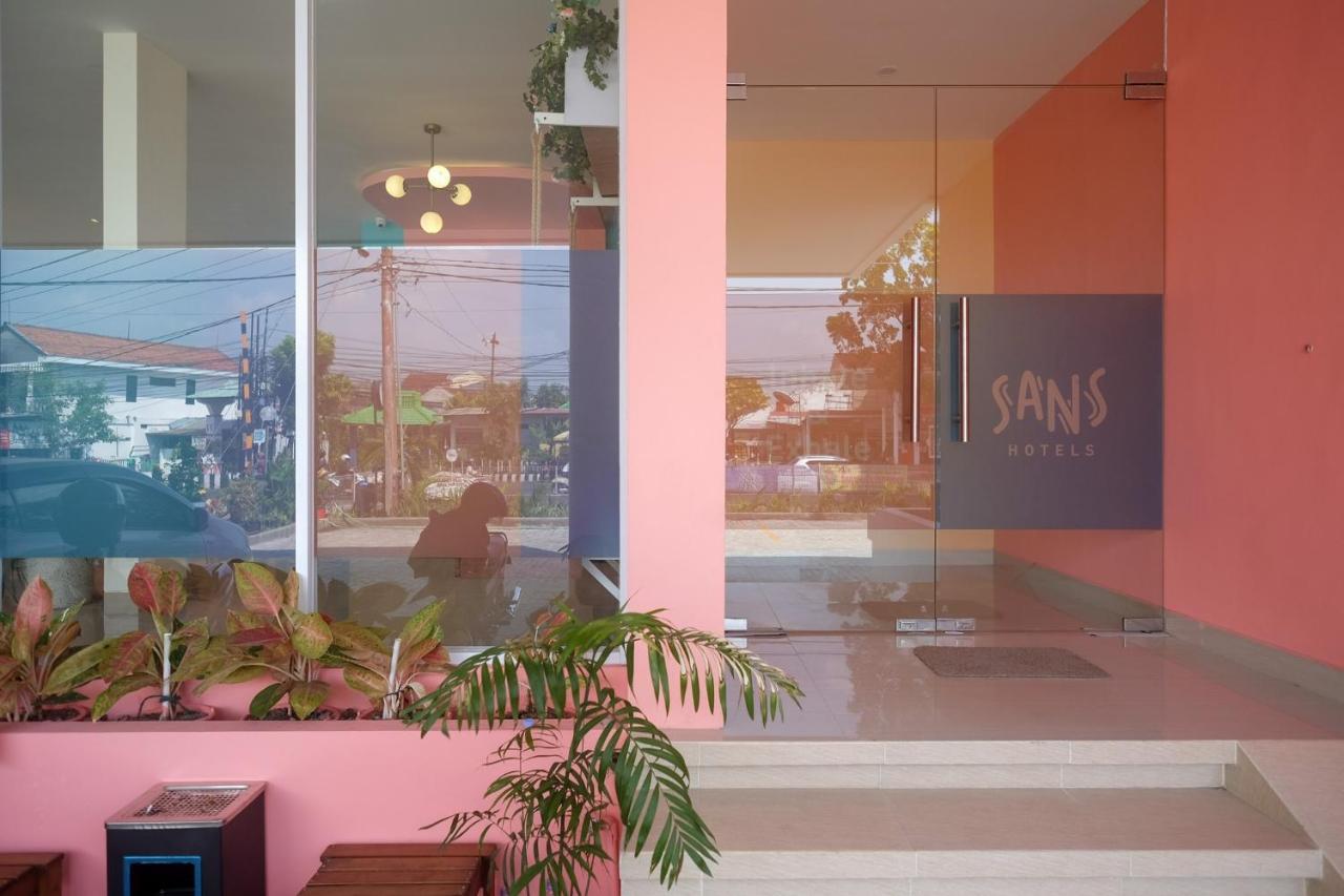 Sans Hotel Aurum Majapahit Semarang Exteriér fotografie